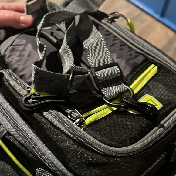 Arctic zone pro lunch box (does not have beverage bottle) - Picture 10 of 10